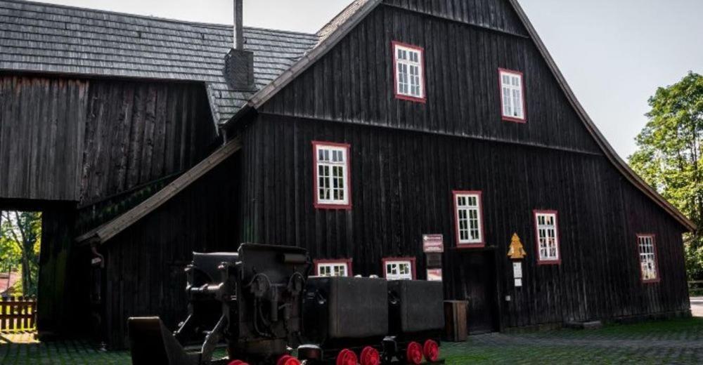 Schoene Ferienwohnung Fuer 6 Personen Erwartet Sie Im Oberharz 圣安德里斯伯格 外观 照片